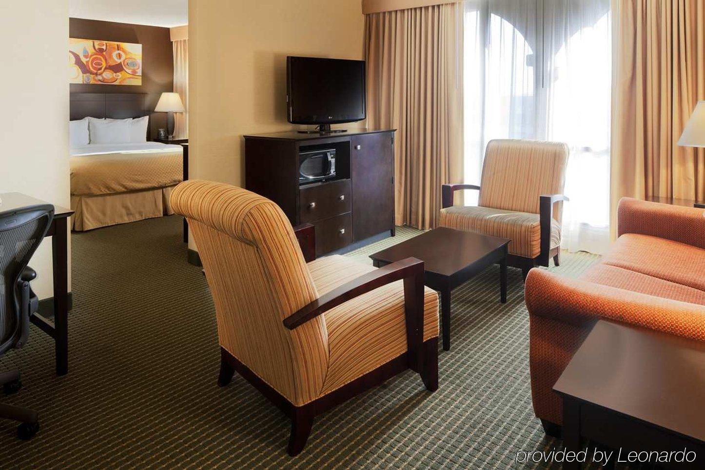 Doubletree By Hilton Dallas Market Center Room photo