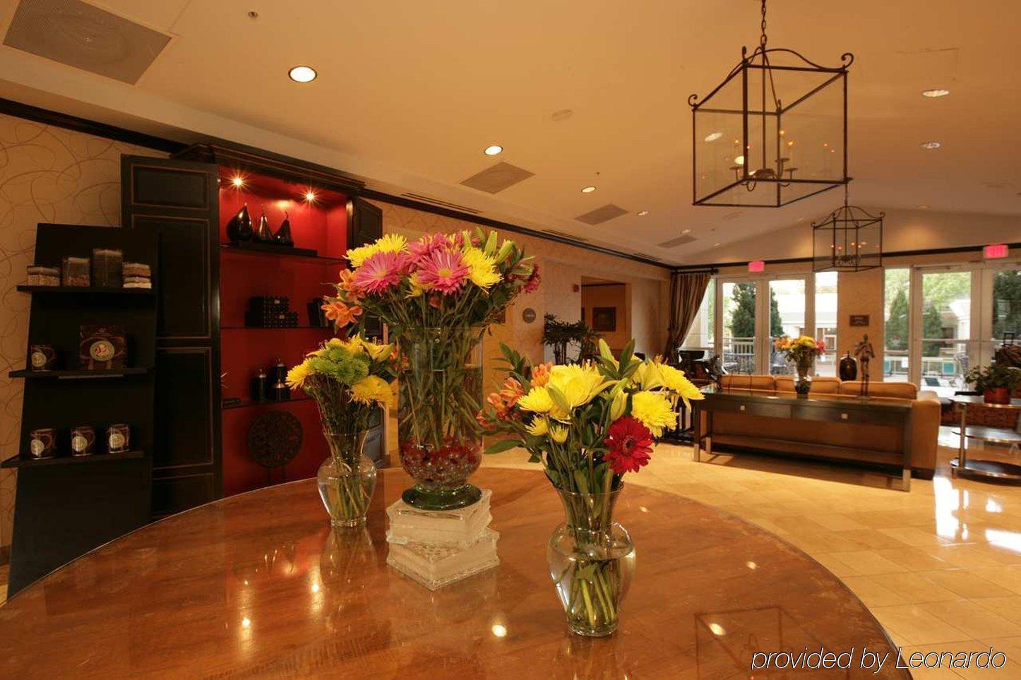 Doubletree By Hilton Dallas Market Center Interior photo