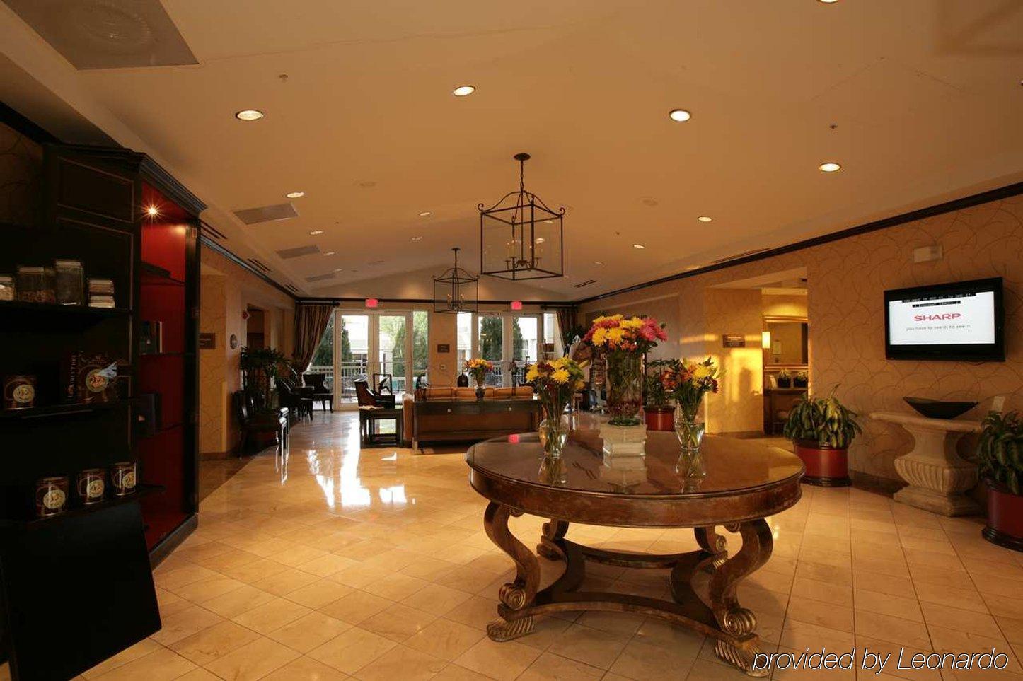 Doubletree By Hilton Dallas Market Center Interior photo